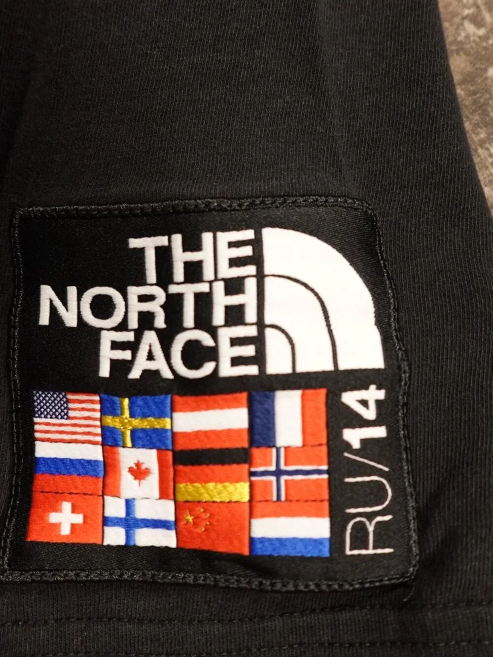 The North Face RU/14 Sochi Winter Olympics T-Shirt Men's Large Black Graphic